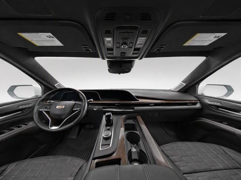 Used 2024 Cadillac Escalade Sport Platinum w/ LPO, Floor Liner Package AWD/4WD image 17