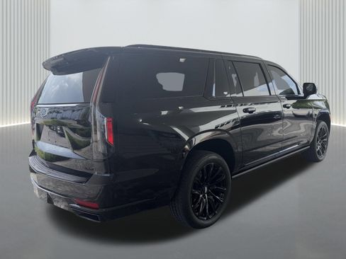 Used 2023 Cadillac Escalade ESV Sport w/ LPO, ONYX Package AWD/4WD image 5