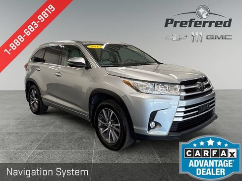 Used 2017 Toyota Highlander SE AWD/4WD image 1