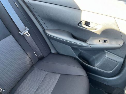 Used 2025 Nissan Sentra SV image 35