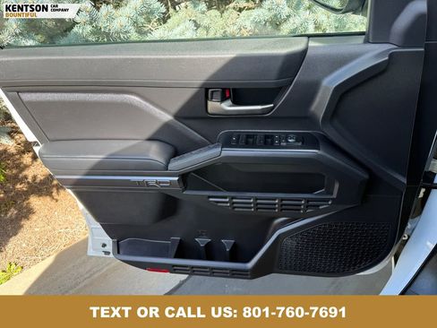 Used 2025 Toyota Tacoma TRD Off-Road image 21