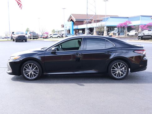 Used 2023 Toyota Camry XLE w/ Cold Weather Package image 30