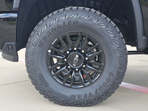 New 2026 Chevrolet Silverado 2500 ZR2 AWD/4WD image 12