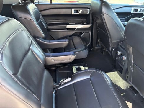 Used 2021 Ford Explorer XLT w/ Equipment Group 202A image 16
