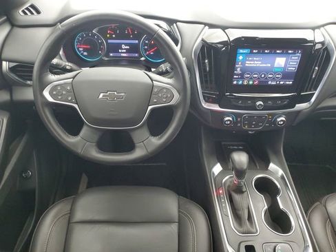 Used 2022 Chevrolet Traverse LT w/ Midnight/Sport Edition image 19