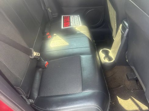 Used 2017 Jeep Compass Latitude FWD image 7