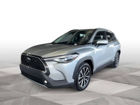 Used 2024 Toyota Corolla Cross XLE w/ Convenience Package image 1