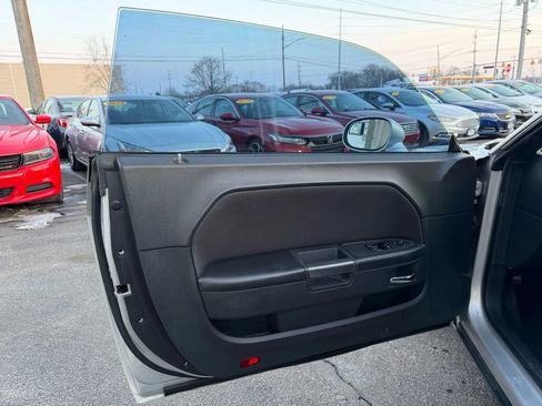 Used 2012 Dodge Challenger R/T image 15
