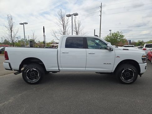 Used 2026 RAM 2500 Laramie AWD/4WD image 10