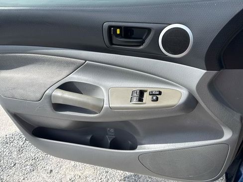 Used 2006 Toyota Tacoma PreRunner RWD image 13