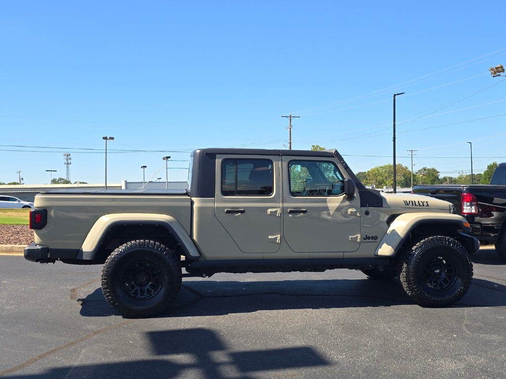 Used 2022 Jeep Gladiator Sport AWD/4WD image 2