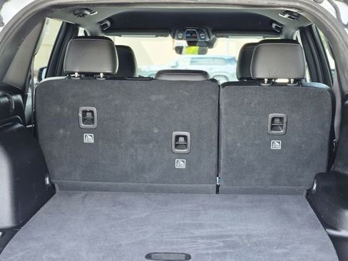 Used 2025 Jeep Grand Cherokee Altitude image 28