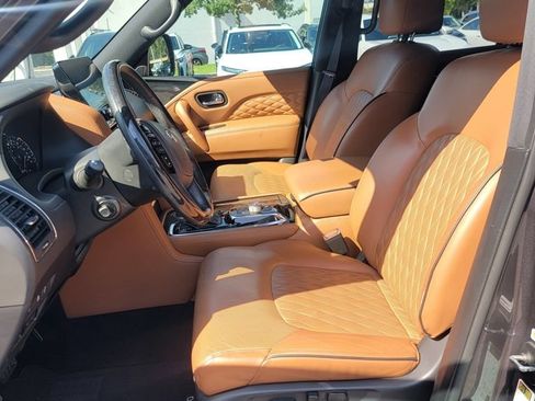 Used 2023 INFINITI QX80 4WD image 4