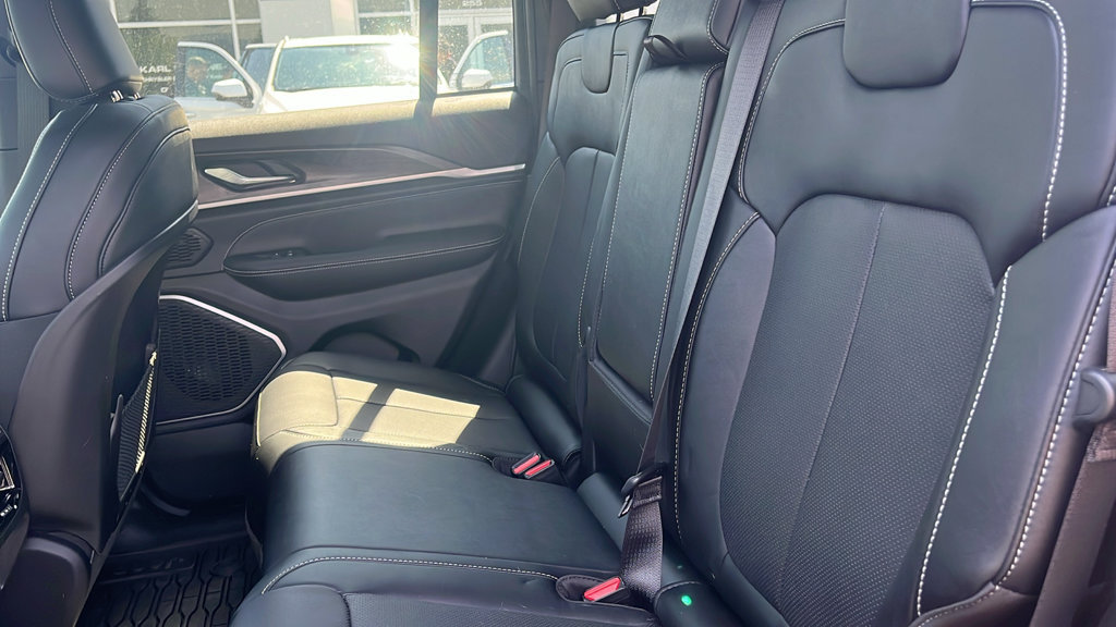 New 2026 Jeep Grand Cherokee Limited AWD/4WD image 23