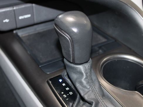 Used 2022 Toyota Camry SE FWD image 36