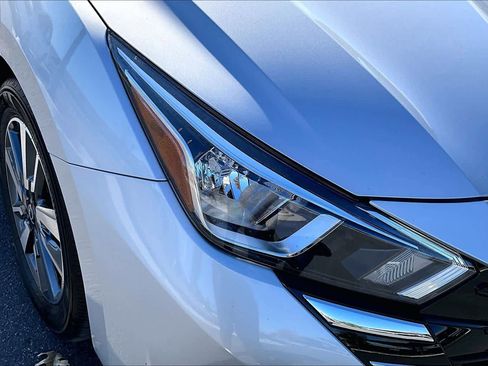 Used 2024 Nissan Versa SV w/ Trunk Package image 28