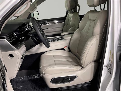 Used 2022 Jeep Wagoneer Series III w/ Premium Group I AWD/4WD image 21