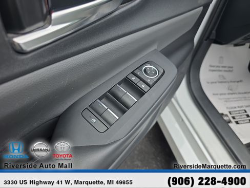 Used 2023 Toyota Prius XLE AWD/4WD image 23