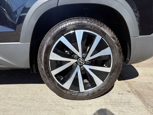 Used 2022 Volkswagen Taos SE image 12