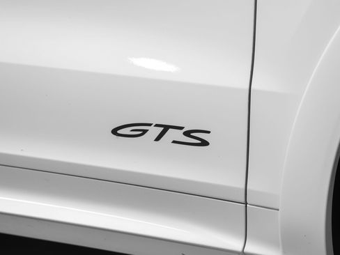 Certified 2025 Porsche Cayenne GTS AWD/4WD image 15