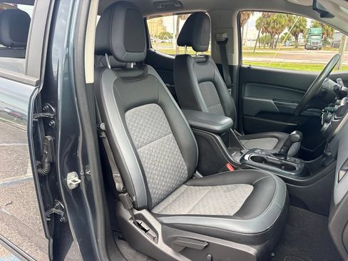 Used 2019 Chevrolet Colorado Z71 RWD image 15