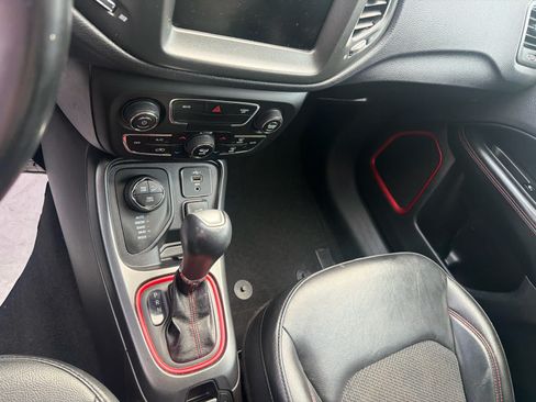 Used 2020 Jeep Compass Trailhawk AWD/4WD image 8