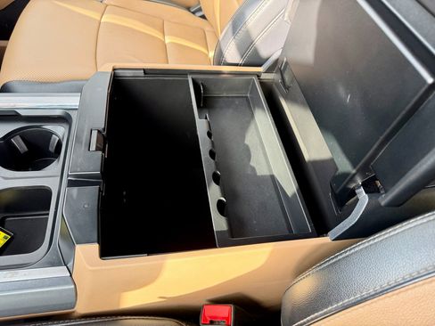 Used 2024 Ford F250 Lariat w/ Chrome Package image 28