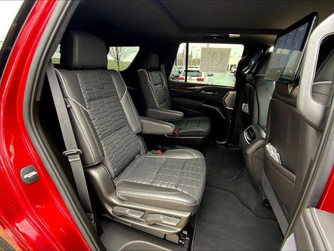 Used 2021 Cadillac Escalade Premium Luxury Platinum w/ Heavy-Duty Trailer Package AWD/4WD image 24