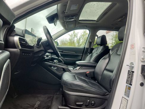 Used 2025 Kia Telluride S AWD/4WD image 13