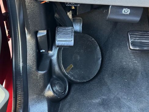 Used 2003 HUMMER H2 Luxury w/ Preferred Equipment Group image 34