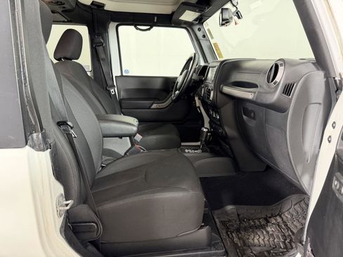 Used 2016 Jeep Wrangler Sport AWD/4WD image 14