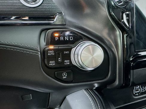 Used 2023 RAM 1500 Limited w/ Body-Colour Bumper Group AWD/4WD image 25