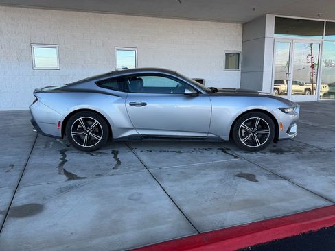 Used 2024 Ford Mustang Premium image 2