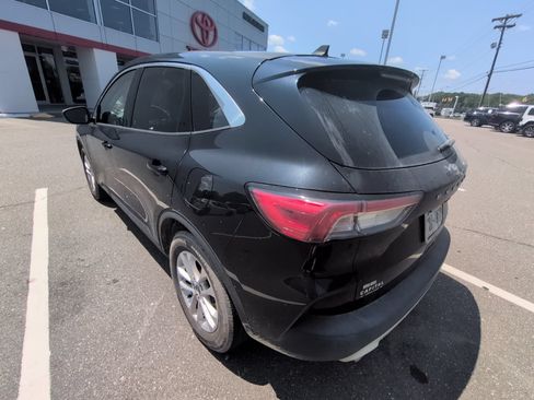 Used 2020 Ford Escape SE FWD image 5