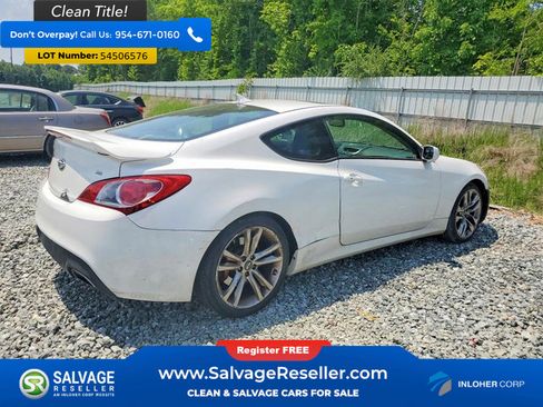 Used 2012 Hyundai Genesis 3.8 RWD image 4