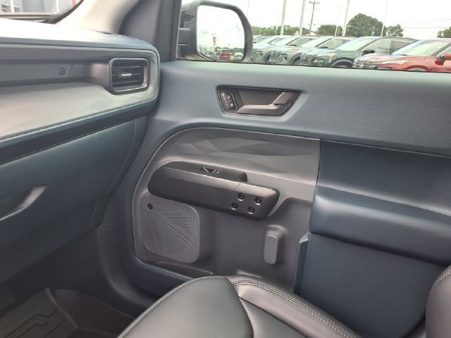 Used 2025 Ford Maverick Lariat w/ Black Appearance Package AWD/4WD image 10