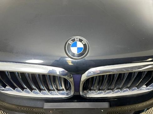 Used 2018 BMW 530e xDrive image 9