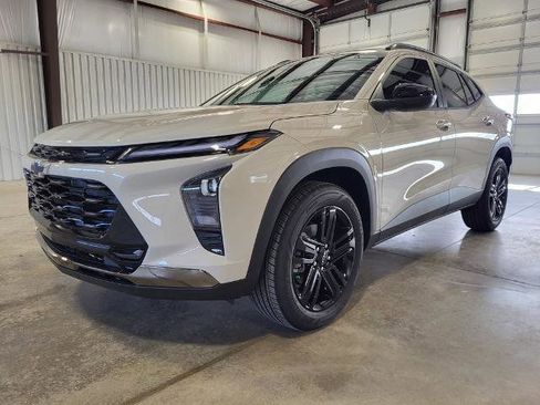 New 2026 Chevrolet Trax ACTIV w/ Sunroof Package image 2