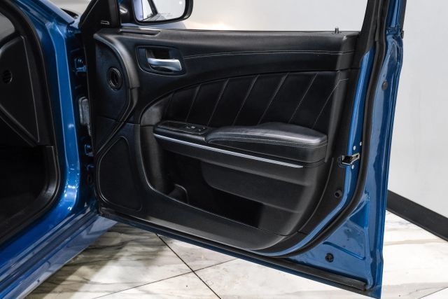 Used 2022 Dodge Charger Scat Pack w/ Dynamics Package RWD image 39