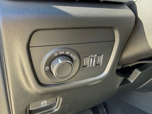 New 2025 Jeep Grand Cherokee Laredo X w/ Luxury Tech Group I image 15