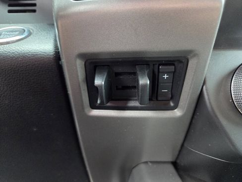 Used 2018 Ford Expedition Max XLT image 29