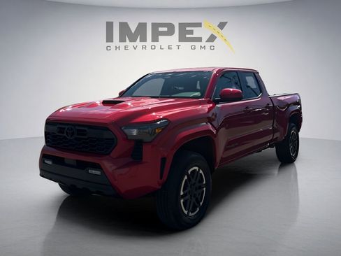 Used 2025 Toyota Tacoma TRD Sport AWD/4WD image 1