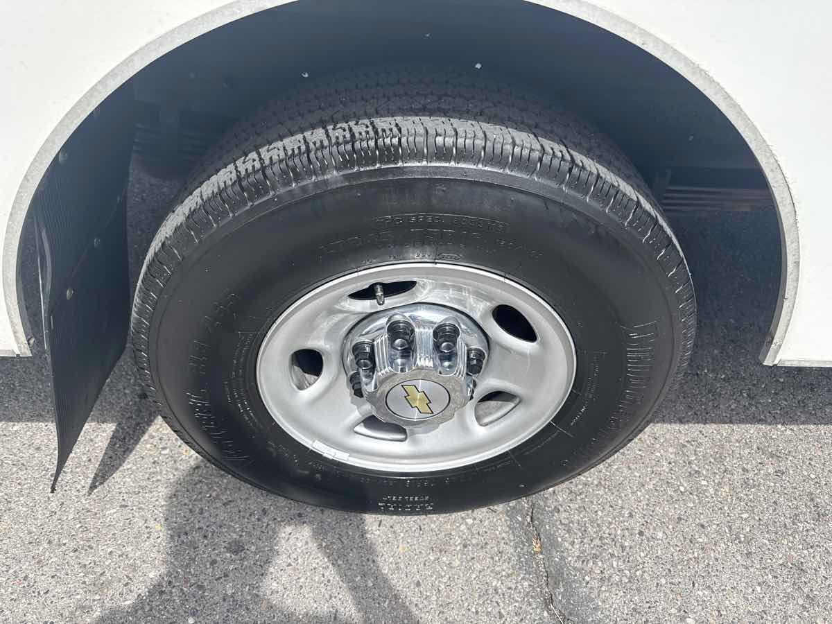 Used 2013 Chevrolet Express 3500 w/ Chrome Appearance Package RWD image 18