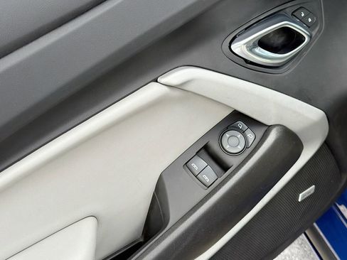 Used 2022 Chevrolet Camaro LT w/ Technology Package RWD image 17
