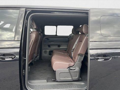 New 2025 Volkswagen ID. Buzz Pro S image 15