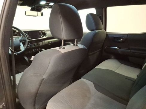 Used 2021 Toyota Tacoma TRD Off-Road image 13