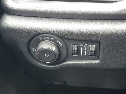 New 2026 Chrysler Pacifica Select image 19