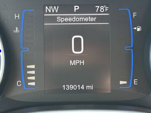Used 2017 Chrysler Pacifica Touring-L w/ Tire & Wheel Group FWD image 18