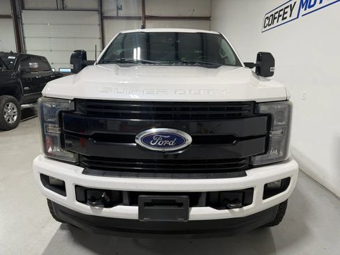 Used 2019 Ford F250 Lariat w/ Lariat Ultimate Package AWD/4WD image 9