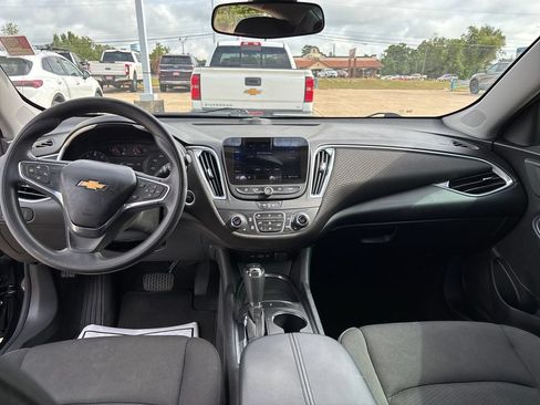 Used 2020 Chevrolet Malibu LT FWD image 12